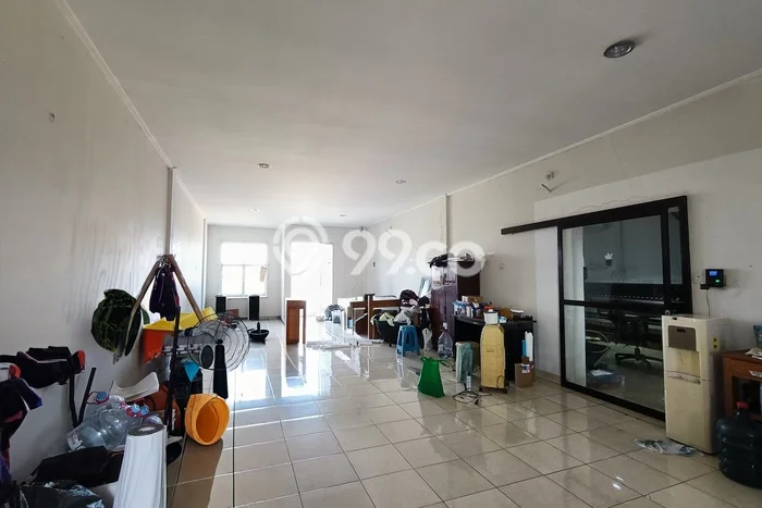 LOKASI STRATEGIS! Ruko di Colomadu, Luas 160m², Jalan Utama LOKASI STRATEGIS! Ruko di Colomadu, Luas 160m², Jalan Utama