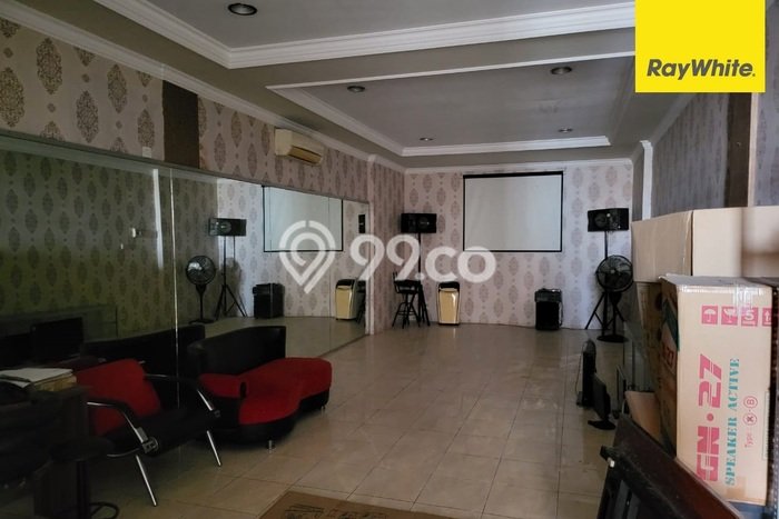 Ruko Dijual di Surabaya LT 76m2 & LB 225m2 Lokasi Terbaik! Ruko Dijual di Surabaya LT 76m2 & LB 225m2 Lokasi Terbaik!