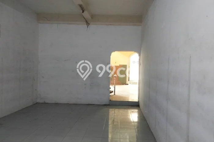 Unit Ruko Paling Strategis di Pasar Kliwon Surakarta dengan LB 450m2 Unit Ruko Paling Strategis di Pasar Kliwon Surakarta dengan LB 450m2