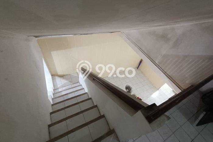 Hunian Cantik Modern Lb 300m2 di Banjarsari, Surakarta Hunian Cantik Modern Lb 300m2 di Banjarsari, Surakarta