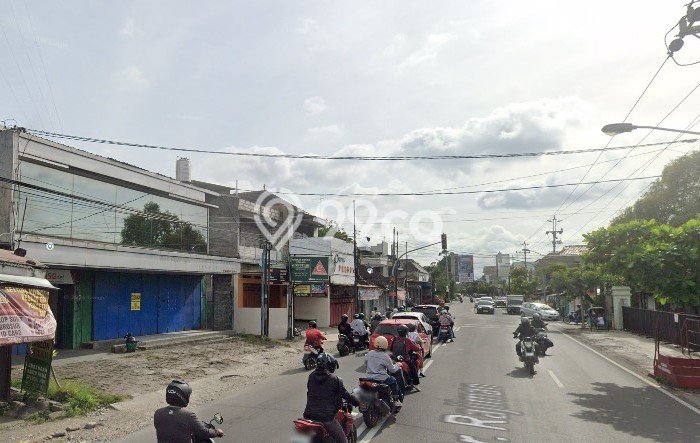 Ruko disewakan di Laweyan Surakarta dengan luas bangunan 260m2 Ruko disewakan di Laweyan Surakarta dengan luas bangunan 260m2