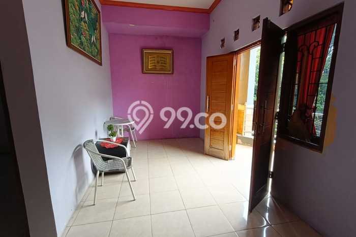 Dijual Cepat Rumah Bagus Siap Huni LB 160m2 di Banjarsari, Surakarta Dijual Cepat Rumah Bagus Siap Huni LB 160m2 di Banjarsari, Surakarta