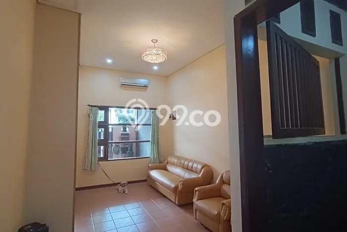 Lokasi terbaik! Rumah siap huni dikontrakkan di Laweyan LB 70m2 Lokasi terbaik! Rumah siap huni dikontrakkan di Laweyan LB 70m2