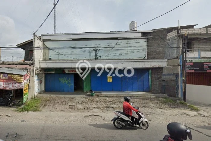 Ruko disewakan di Laweyan Surakarta dengan luas bangunan 260m2 Ruko disewakan di Laweyan Surakarta dengan luas bangunan 260m2