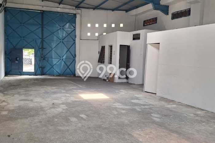 Unit Gudang Dijual di Banjarsari Surakarta Luas Bangunan 992m2 Unit Gudang Dijual di Banjarsari Surakarta Luas Bangunan 992m2