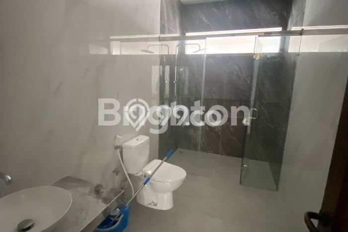 Siap Huni Rumah Mewah 5 Kamar di Mlati Dekat ke Mana Pun Siap Huni Rumah Mewah 5 Kamar di Mlati Dekat ke Mana Pun