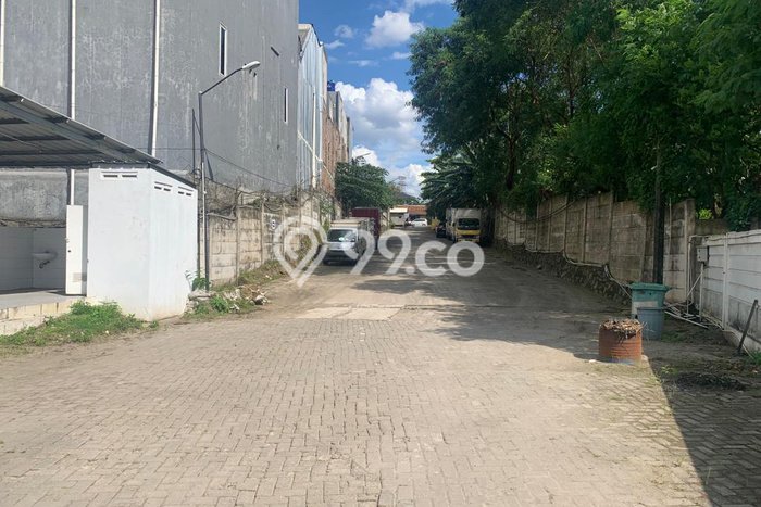 Gudang Area Komersial di Bekasi Barat, Luas 2580m², Jalan Raya Gudang Area Komersial di Bekasi Barat, Luas 2580m², Jalan Raya