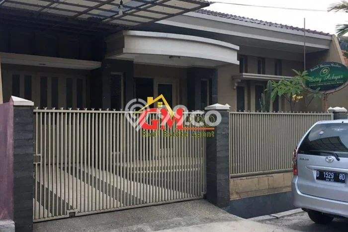Ready to Use! Premium House LT 211m2 Desain Modern di Turangga Ready to Use! Premium House LT 211m2 Desain Modern di Turangga