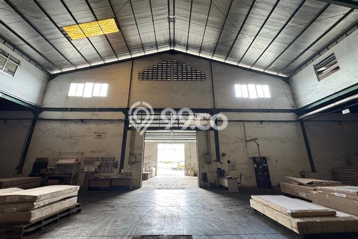 Gudang disewakan di Jati Uwung Tangerang dengan luas bangunan 8280m2 Gudang disewakan di Jati Uwung Tangerang dengan luas bangunan 8280m2
