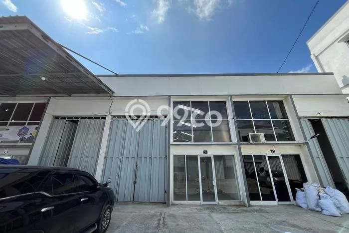 Unit Gudang Disewa Lokasi Cengkareng, Jakarta Barat Spesifikasi Luas Bangunan 225m2 Unit Gudang Disewa Lokasi Cengkareng, Jakarta Barat Spesifikasi Luas Bangunan 225m2