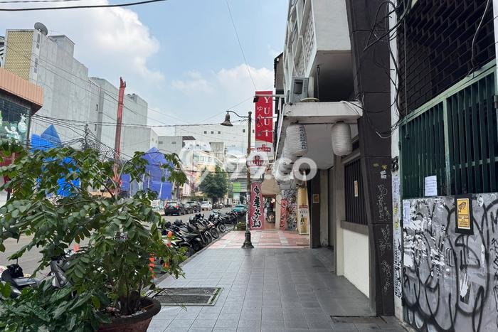 Unit Ruko Dijual di Jakarta Selatan LT 202m2 & LB 1032m2 Unit Ruko Dijual di Jakarta Selatan LT 202m2 & LB 1032m2