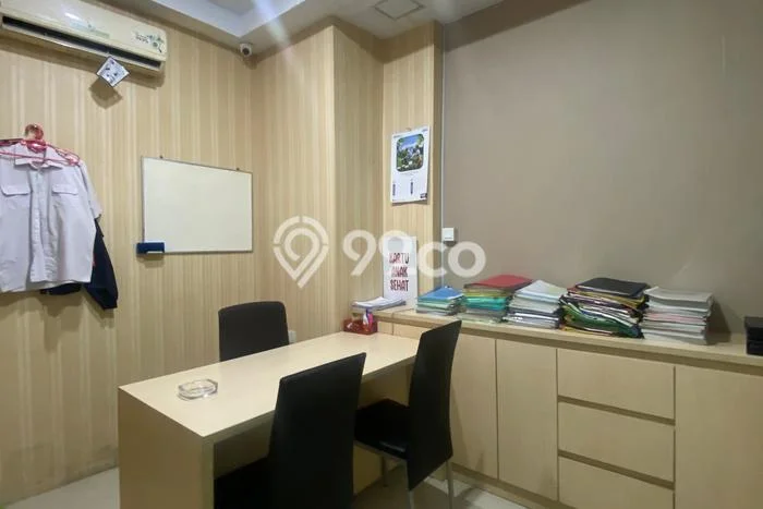 Unit Ruko Dijual di Jakarta Barat LT 81m2 & LB 400m2 Unit Ruko Dijual di Jakarta Barat LT 81m2 & LB 400m2