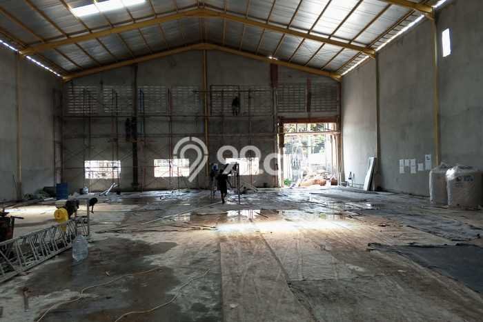 Unit Gudang Paling Strategis di Cipondoh Tangerang dengan LB 600m2 Unit Gudang Paling Strategis di Cipondoh Tangerang dengan LB 600m2