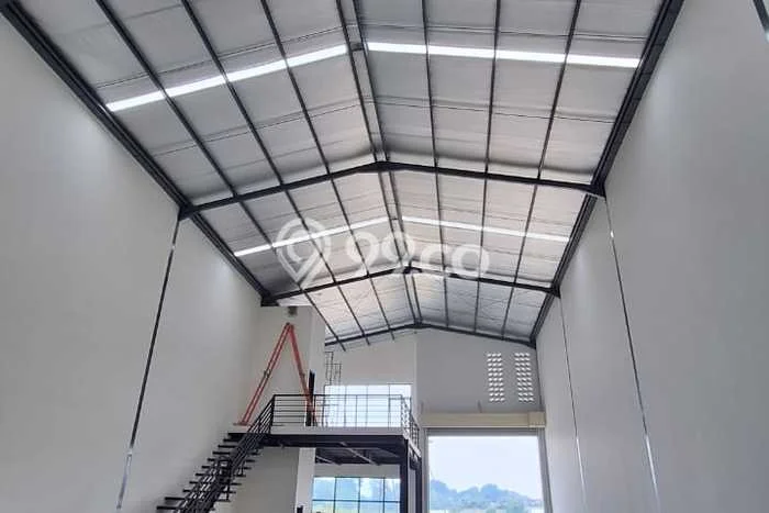 Gudang disewakan lokasi strategis Legok Tangerang 240m2 Gudang disewakan lokasi strategis Legok Tangerang 240m2