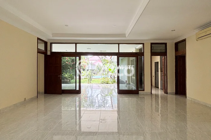 Hunian Modern Untuk Disewakan di Kemang Jakarta Selatan 3 KT & 3 KM Hunian Modern Untuk Disewakan di Kemang Jakarta Selatan 3 KT & 3 KM