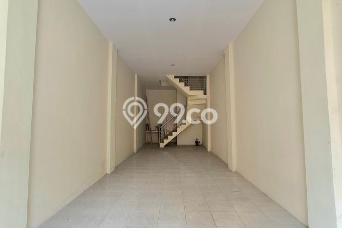 Ruko Premium Kawasan Medan Area, Luas 240m², Jalan Utama, Tingkat Keramaian Tinggi Ruko Premium Kawasan Medan Area, Luas 240m², Jalan Utama, Tingkat Keramaian Tinggi