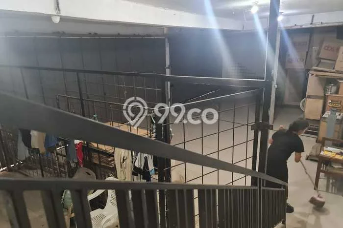 Area Ramai! Gudang Dijual di Tarogong Kaler untuk Bisnis Luas Bangunan 450m2 Area Ramai! Gudang Dijual di Tarogong Kaler untuk Bisnis Luas Bangunan 450m2