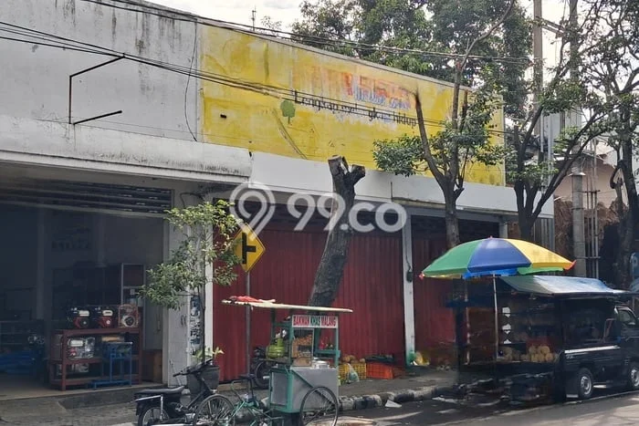 Ruko disewakan di Jombang Jombang dengan luas bangunan 142m2 Ruko disewakan di Jombang Jombang dengan luas bangunan 142m2