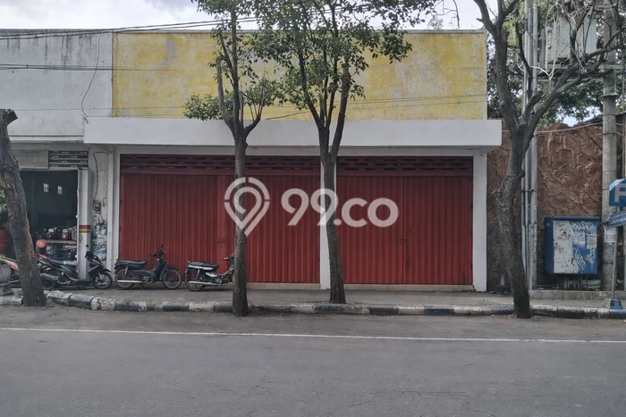Ruko disewakan di Jombang Jombang dengan luas bangunan 142m2 Ruko disewakan di Jombang Jombang dengan luas bangunan 142m2