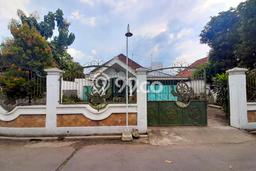 Unit Kost Dijual di Jombang Kota dengan 17 Kamar Area Ramai Unit Kost Dijual di Jombang Kota dengan 17 Kamar Area Ramai