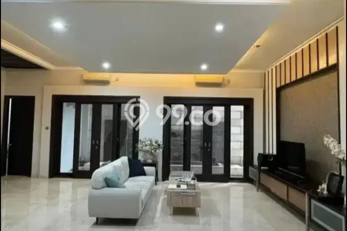 Rumah Disewakan Surabaya LT 250m2 LB 400m2 Area Pakuwon Indah Rumah Disewakan Surabaya LT 250m2 LB 400m2 Area Pakuwon Indah