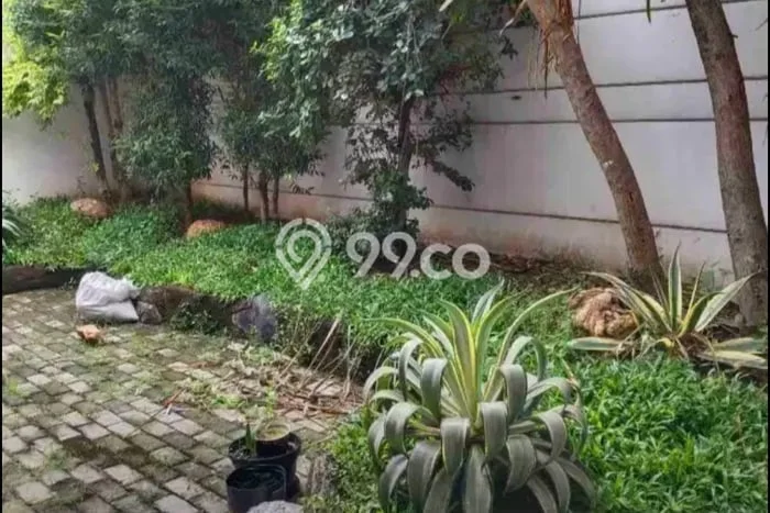 Disewakan! Rumah 4 Kamar Tidur &
4 Kamar Mandi di Pakuwon Indah, Surabaya Disewakan! Rumah 4 Kamar Tidur &
4 Kamar Mandi di Pakuwon Indah, Surabaya