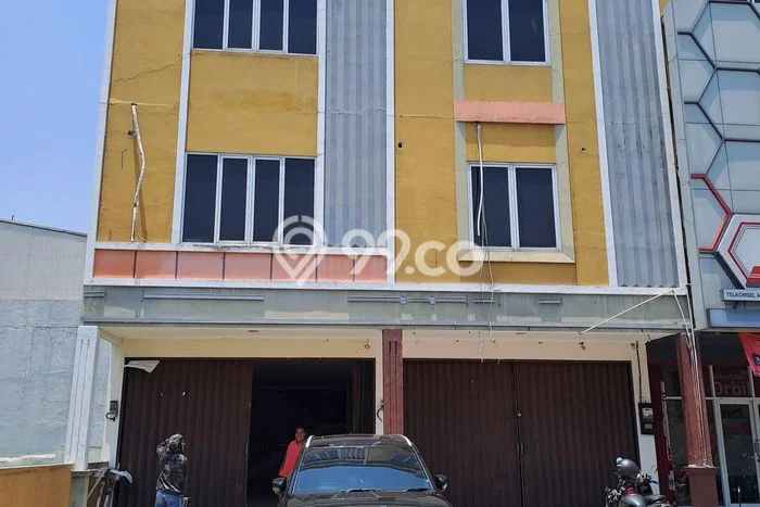 Ruko disewakan di Karawang Barat Karawang dengan luas bangunan 310m2 Ruko disewakan di Karawang Barat Karawang dengan luas bangunan 310m2