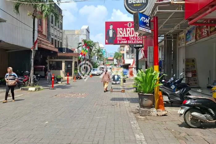 KEUNTUNGAN BERLIPAT! Ruko di , Luas 600m2m², Pusat Komersial KEUNTUNGAN BERLIPAT! Ruko di , Luas 600m2m², Pusat Komersial