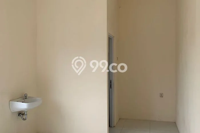 Gudang Disewa di Tangerang dengan LB 250m2 Area Komersial Ramai Gudang Disewa di Tangerang dengan LB 250m2 Area Komersial Ramai