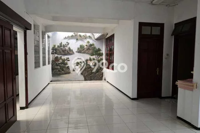 UNIT LANGKA! Rumah di Darmo permai, 2 KM, Pemandangan Kota, LT 200m2m² Bangunan 300m2m² UNIT LANGKA! Rumah di Darmo permai, 2 KM, Pemandangan Kota, LT 200m2m² Bangunan 300m2m²
