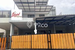 Rumah Mewah LB 250m2 Siap Pakai Desain Elegan di BSD Taman Crysant, Tangerang Rumah Mewah LB 250m2 Siap Pakai Desain Elegan di BSD Taman Crysant, Tangerang