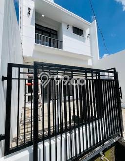 Dijual Rumah 3 Kamar Lokasi Ideal Bagus dan Strategis di BSD Dijual Rumah 3 Kamar Lokasi Ideal Bagus dan Strategis di BSD