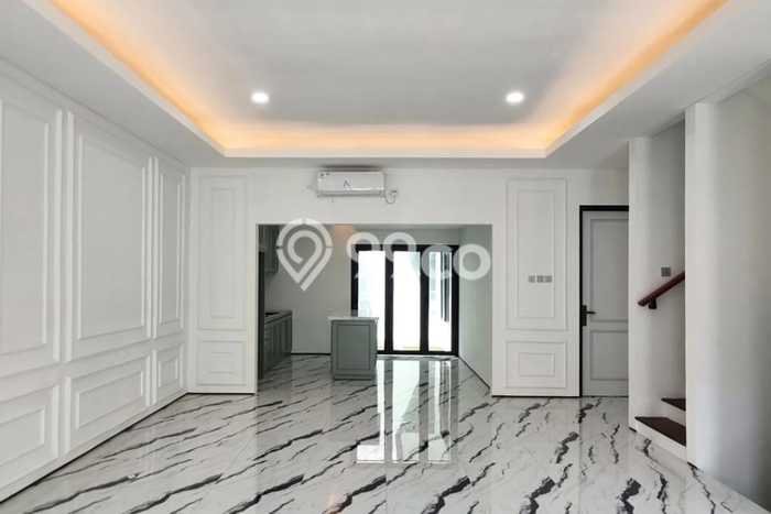 Rumah Luxury Modern Tanpa Renovasi di Sektor 9-Bintaro Tangerang Selatan Rumah Luxury Modern Tanpa Renovasi di Sektor 9-Bintaro Tangerang Selatan
