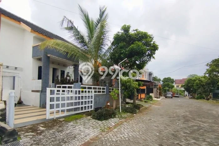 Jual Rumah Strategis Bagus Punya 3 KT di Dau Malang SHM Jual Rumah Strategis Bagus Punya 3 KT di Dau Malang SHM