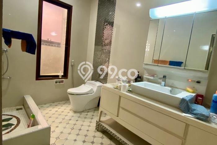 Siap Huni Hunian Elit 4 Kamar di Dieng Dekat ke Mana Pun Siap Huni Hunian Elit 4 Kamar di Dieng Dekat ke Mana Pun