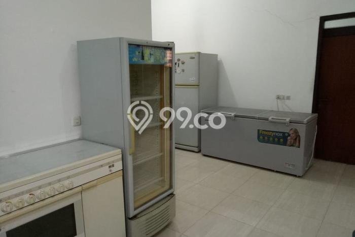 Rumah Luxury Modern Tanpa Renovasi di Kedung Baruk Surabaya Rumah Luxury Modern Tanpa Renovasi di Kedung Baruk Surabaya