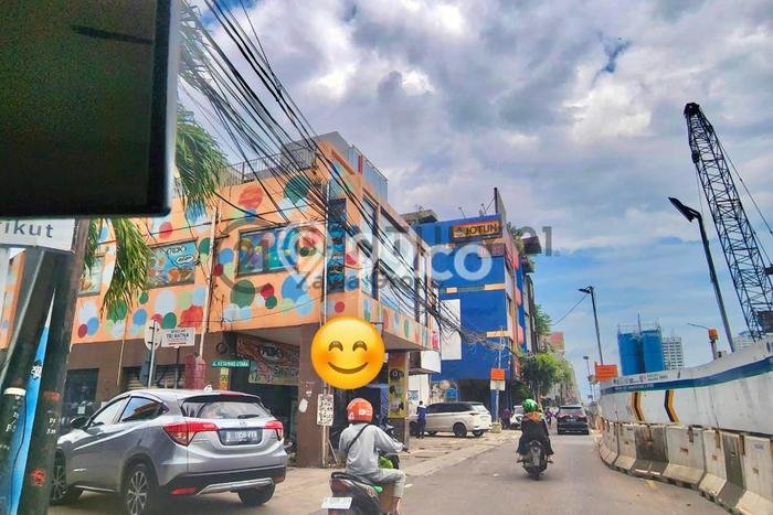 INVESTASI CERDAS! Ruko Kawasan Gajah Mada, Luas 259m², Akses Mainroad INVESTASI CERDAS! Ruko Kawasan Gajah Mada, Luas 259m², Akses Mainroad