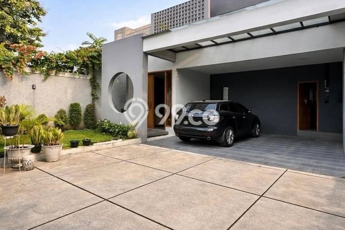 Hunian Eksklusif Siap Huni LT 370m2 di Cilandak, Jakarta Selatan Hunian Eksklusif Siap Huni LT 370m2 di Cilandak, Jakarta Selatan