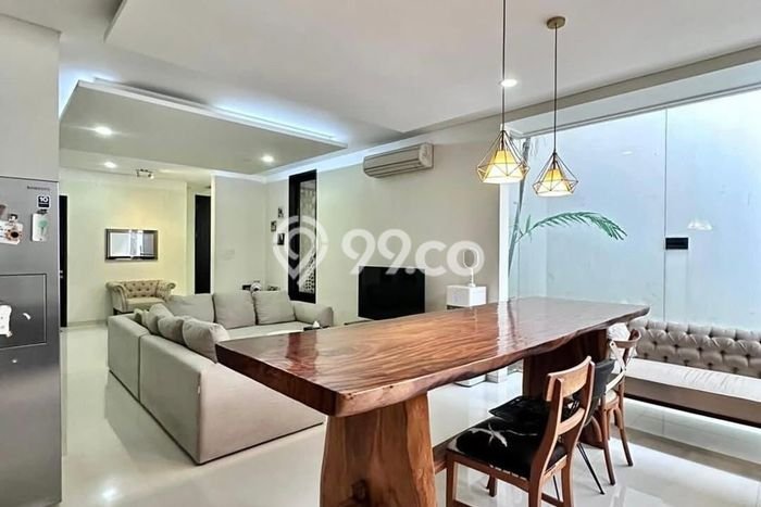 Rumah Elit Modern Tanpa Renovasi di Lebak Bulus Jakarta Selatan Rumah Elit Modern Tanpa Renovasi di Lebak Bulus Jakarta Selatan