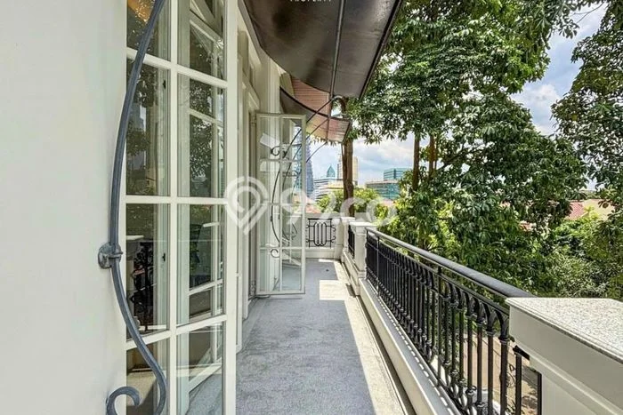 For Sale! Luxury House LT 540m2 Desain Elegan di Mega Kuningan For Sale! Luxury House LT 540m2 Desain Elegan di Mega Kuningan