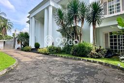 Rumah Eksklusif Siap Huni LT 1090m2 di Kebayoran Baru, Jakarta Selatan Rumah Eksklusif Siap Huni LT 1090m2 di Kebayoran Baru, Jakarta Selatan