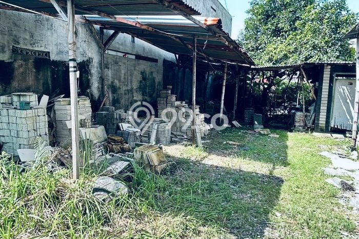 Tanah Kosong Dijual di Surabaya dengan Area 330m2 Tanah Kosong Dijual di Surabaya dengan Area 330m2