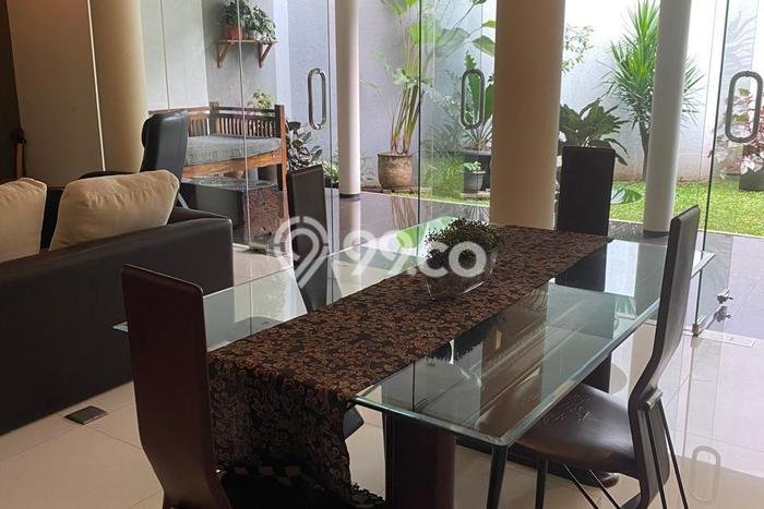 Rumah Elit LB 450m2 Siap Pakai Desain Elegan di Tubagus Ismail, Bandung Rumah Elit LB 450m2 Siap Pakai Desain Elegan di Tubagus Ismail, Bandung