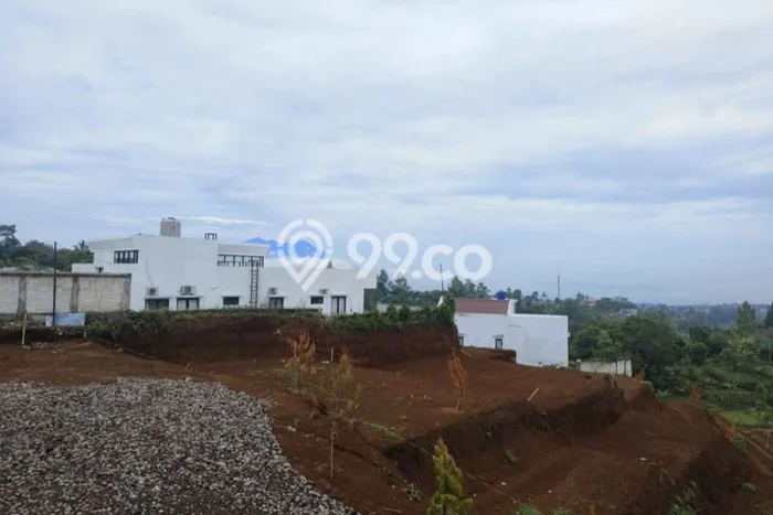 Tanah Area Berkembang di Megamendung, Luas 300m², Cocok untuk Pengembangan Tanah Area Berkembang di Megamendung, Luas 300m², Cocok untuk Pengembangan