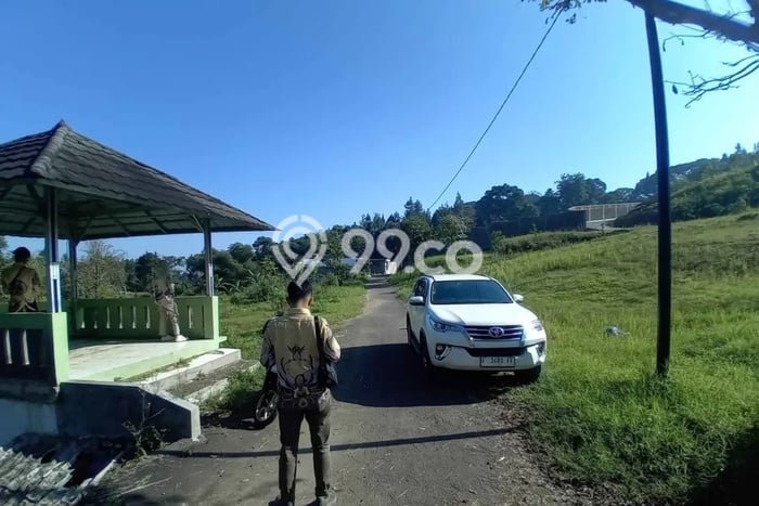 Lahan Strategis di Cisarua Dijual dengan Luas 500m2 Lahan Strategis di Cisarua Dijual dengan Luas 500m2