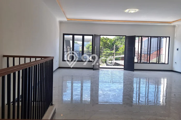 Rumah Minimalis 4 KT LT 108m2 di Taman Surya Rumah Minimalis 4 KT LT 108m2 di Taman Surya