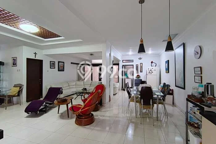Ready to Use! Luxury House LT 285m2 Desain Modern di Setra Duta Ready to Use! Luxury House LT 285m2 Desain Modern di Setra Duta