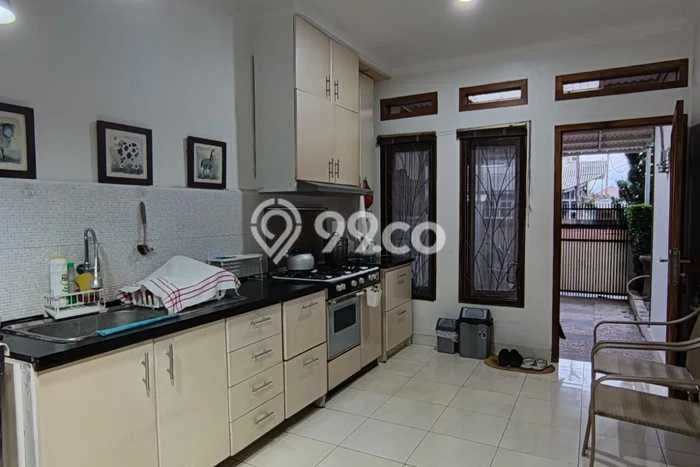 Ready to Use! Luxury House LT 285m2 Desain Modern di Setra Duta Ready to Use! Luxury House LT 285m2 Desain Modern di Setra Duta