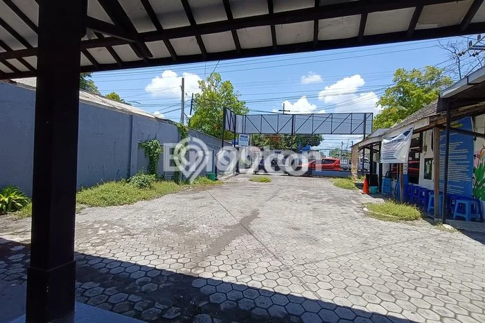 Kantor Bagus Dijual LB 1100m2 Lokasi Strategis Lumajang Area Cocok untuk Berbisnis Kantor Bagus Dijual LB 1100m2 Lokasi Strategis Lumajang Area Cocok untuk Berbisnis