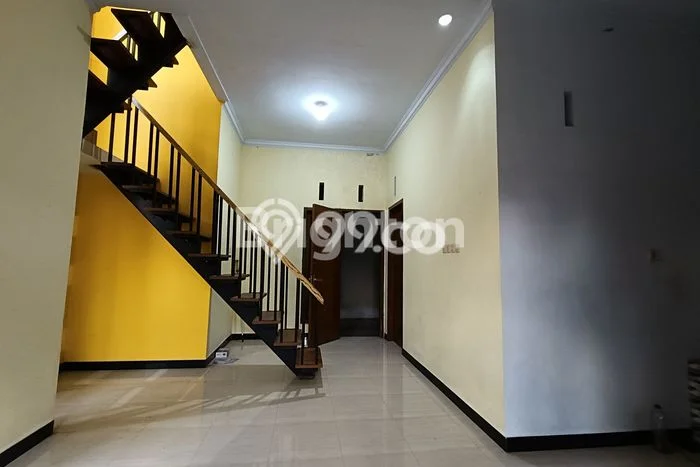 Rumah Modern Cantik 4 KT Bisa Langsung Pindah di Senduro Rumah Modern Cantik 4 KT Bisa Langsung Pindah di Senduro